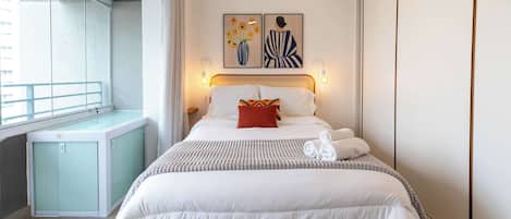 Desk, WiFi, bed sheets