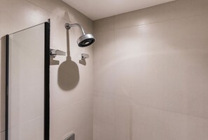 Shower, hair dryer, towels, shampoo - #WP1212 | Cyclinn Paulista Jardins (Jardim Paulista)