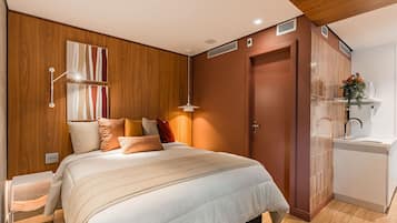 Escrivaninha, ferros/tábuas de passar roupa, Wi-Fi, roupa de cama
