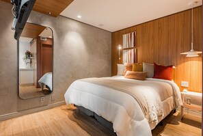 Escrivaninha, ferros/tábuas de passar roupa, Wi-Fi, roupa de cama