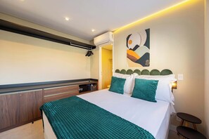 Desk, WiFi, bed sheets - Studio Completo a 500m do Metrô Borba Gato | AD503 (Brooklin)
