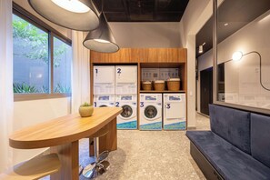 Interior - Studio Completo a 500m do Metrô Borba Gato | AD503 (Brooklin)