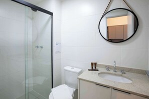 Shower - Studio Completo a 100m do Metrô Brooklin | HM1113 (Brooklin)