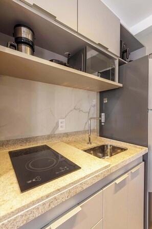 Fridge, microwave, coffee/tea maker - Studio Completo a 5min do Allianz e Pacaembu GP94 (Perdizes)
