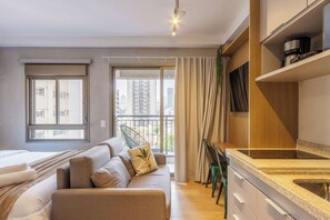 Desk, WiFi, bed sheets - Studio Completo a 5min do Allianz e Pacaembu GP94 (Perdizes)