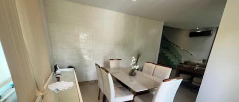 Casa Premium, acceso a la alberca | Comedor