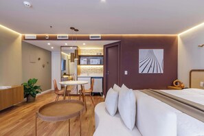 Iron/ironing board, WiFi, bed sheets - #RD303 | Cyclinn Vila Olímpia (Vila Olímpia)