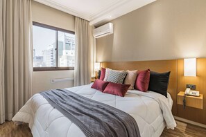 Desk, WiFi, bed sheets - Flat a 600m do Shopping Vila Olímpia | TW1912 (Itaim Bibi)