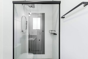 Shower, shampoo - Studio Completo 500m do Metrô Borba Gato | #AD201 (Brooklin)