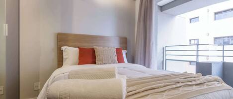 Desk, WiFi, bed sheets
