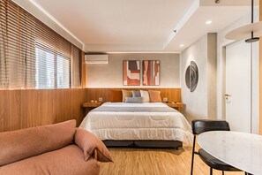 Desk, iron/ironing board, WiFi, bed sheets - #TW1307 | Cyclinn Vila Olímpia (Itaim Bibi)
