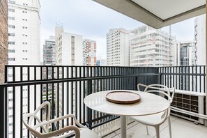 Outdoor dining - Cyclinn Vila Nova Conceição | #PM122 (Vila Nova Conceição)