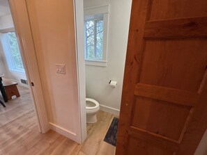 Shower, hair dryer, soap, toilet paper - Panoramic Lake Koocanusa View from The Eagles Nest at Abayance Bay (Rexford)