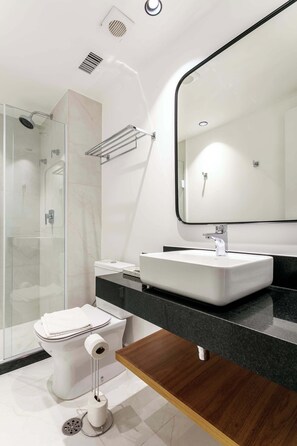 Shower, hair dryer, shampoo - #QL1304 | Cyclinn Faria Lima Pinheiros (Pinheiros)