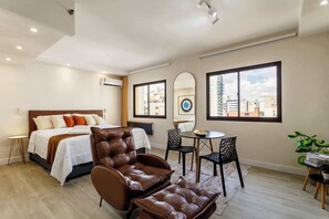 Desk, iron/ironing board, WiFi, bed sheets - #TW2211 | Cyclinn Vila Olímpia (Vila Olímpia)