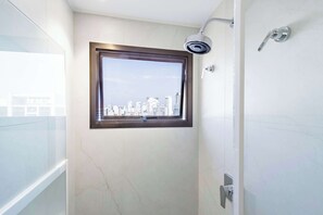 Shower, hair dryer - #TW2701 | Cyclinn Vila Olímpia (Itaim Bibi)