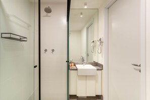 Shower, shampoo - Studio Completo a 5min do Consulado | LB422 (Santo Amaro)