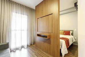 Desk, WiFi, bed sheets - Studio Completo a 5min do Consulado | LB422 (Santo Amaro)