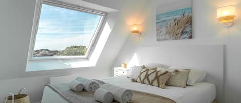 Iron/ironing board, free WiFi, bed sheets