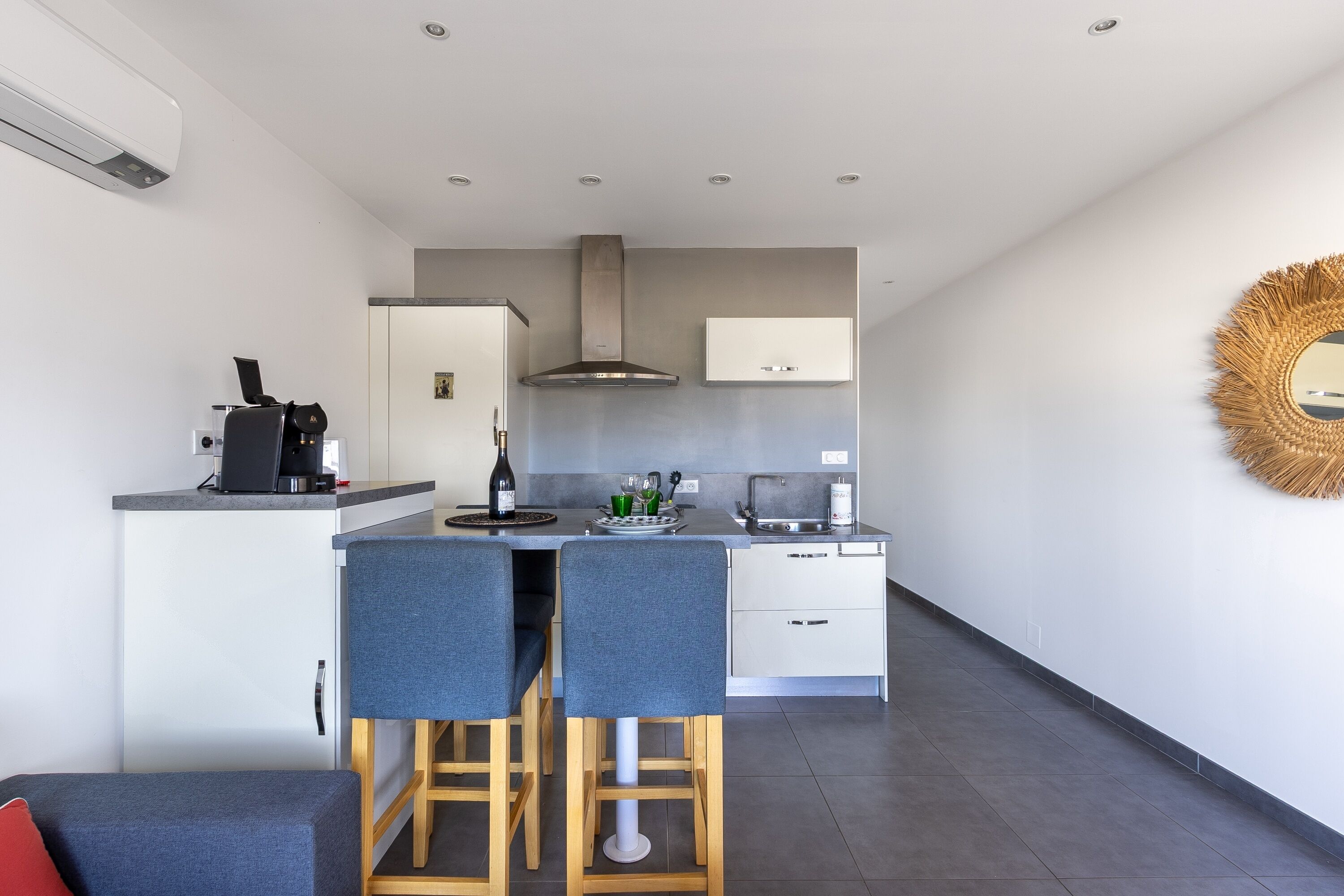 Fridge, microwave, dishwasher, coffee/tea maker