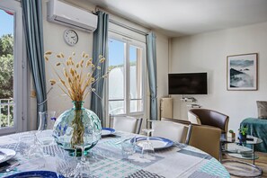 Dining - L’Écrin d’Amélie - Bel appartement avec balcon (Amélie-les-Bains-Palalda)