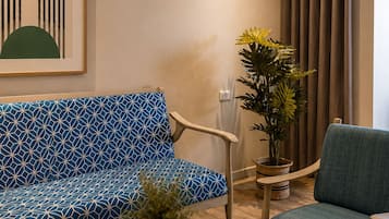 Deluxe Apartment, 2 Bedrooms, Kitchen, City View | Interior