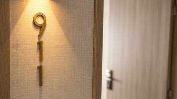 Deluxe Double Room, City View | Interior