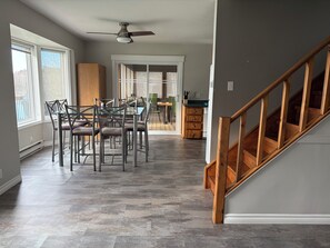 Dining - The Spanish River Hideaway (Spanish)