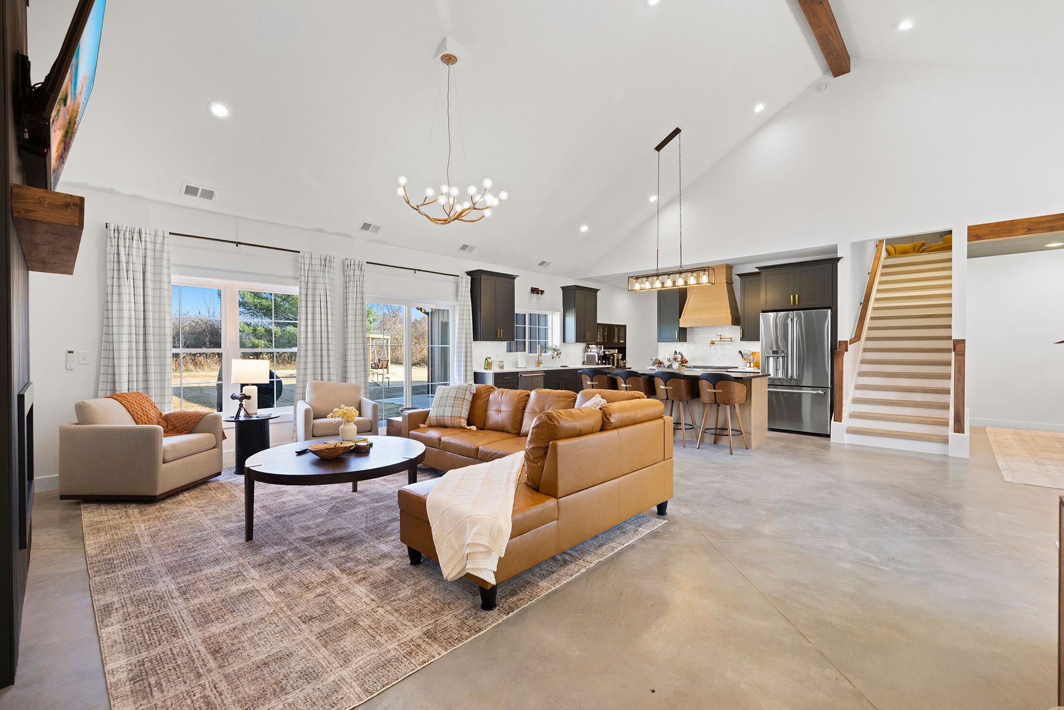 TV, fireplace, offices