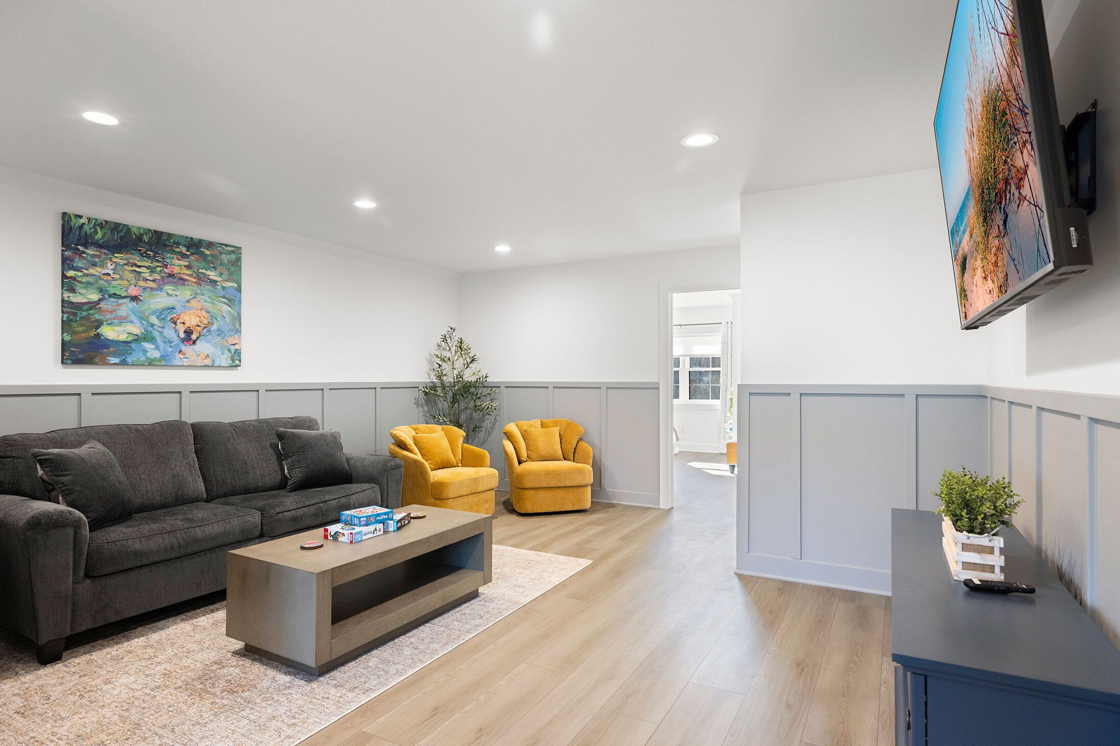 TV, fireplace, offices
