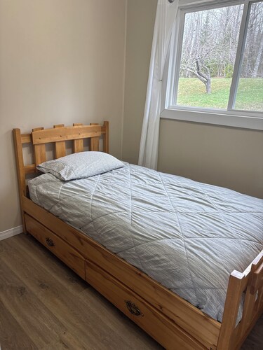 Gorgeous 4 bedroom home , sitting on beautiful Davidson lake ..