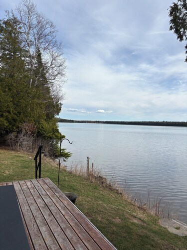 Gorgeous 4 bedroom home , sitting on beautiful Davidson lake ..