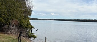 Gorgeous 4 bedroom home , sitting on beautiful Davidson lake ..