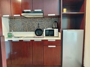 Microwave, stovetop - Ming SCSP Kota Kinabalu City Centre @ ZacoSuites (Kota Kinabalu)