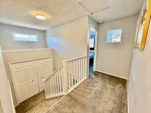 Interior - Breathtaking Views • 4BR • Chef Kitchen • Sleeps 9 (Victoria)