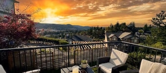Breathtaking Views • 4BR • Chef Kitchen • Sleeps 9