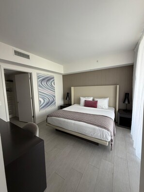 3 bedrooms, iron/ironing board, WiFi, bed sheets - 3-bedroom apartment in wonderful Hollywood with AC and comfort (Hollywood)