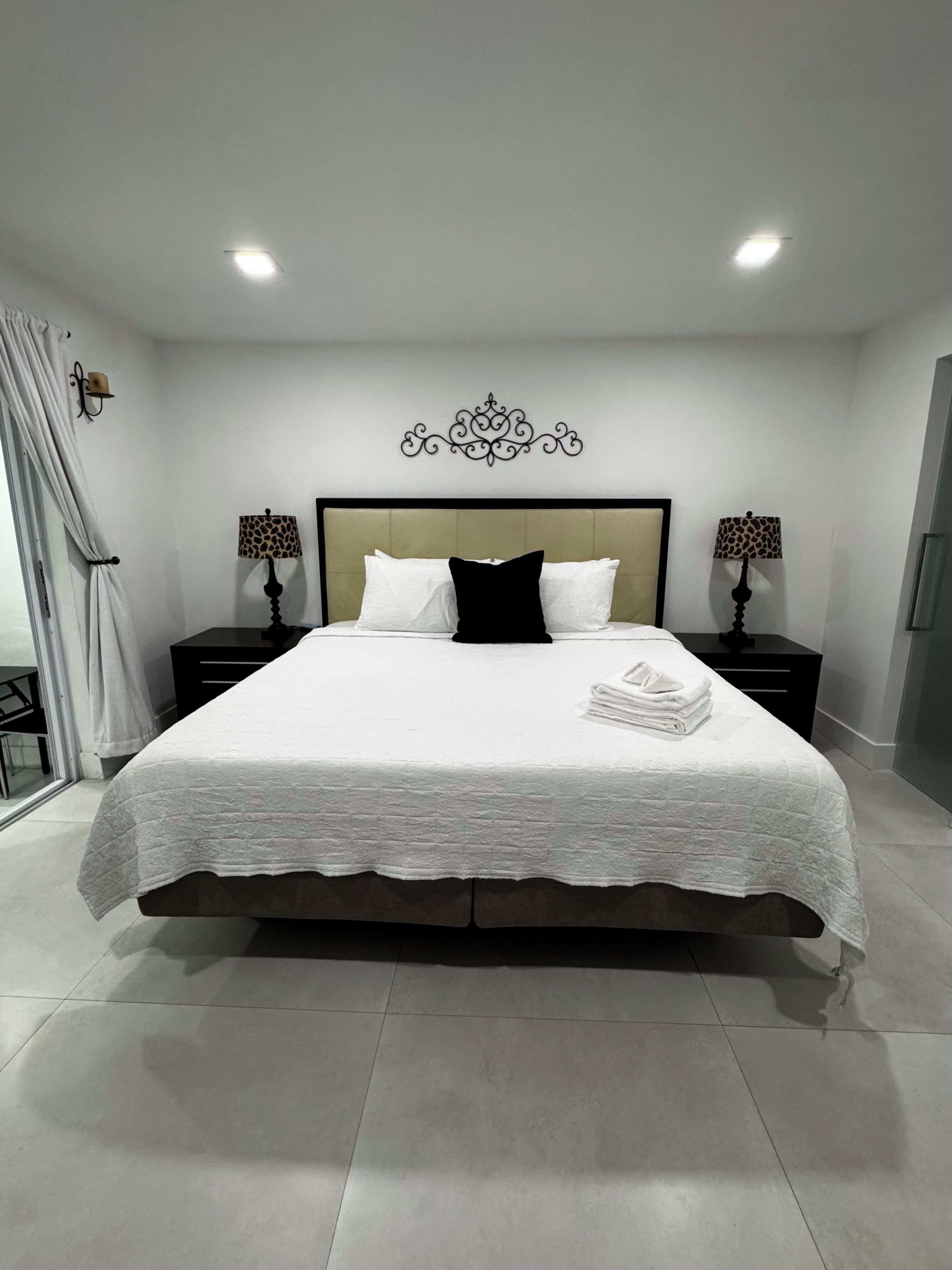 1 bedroom, internet, bed sheets