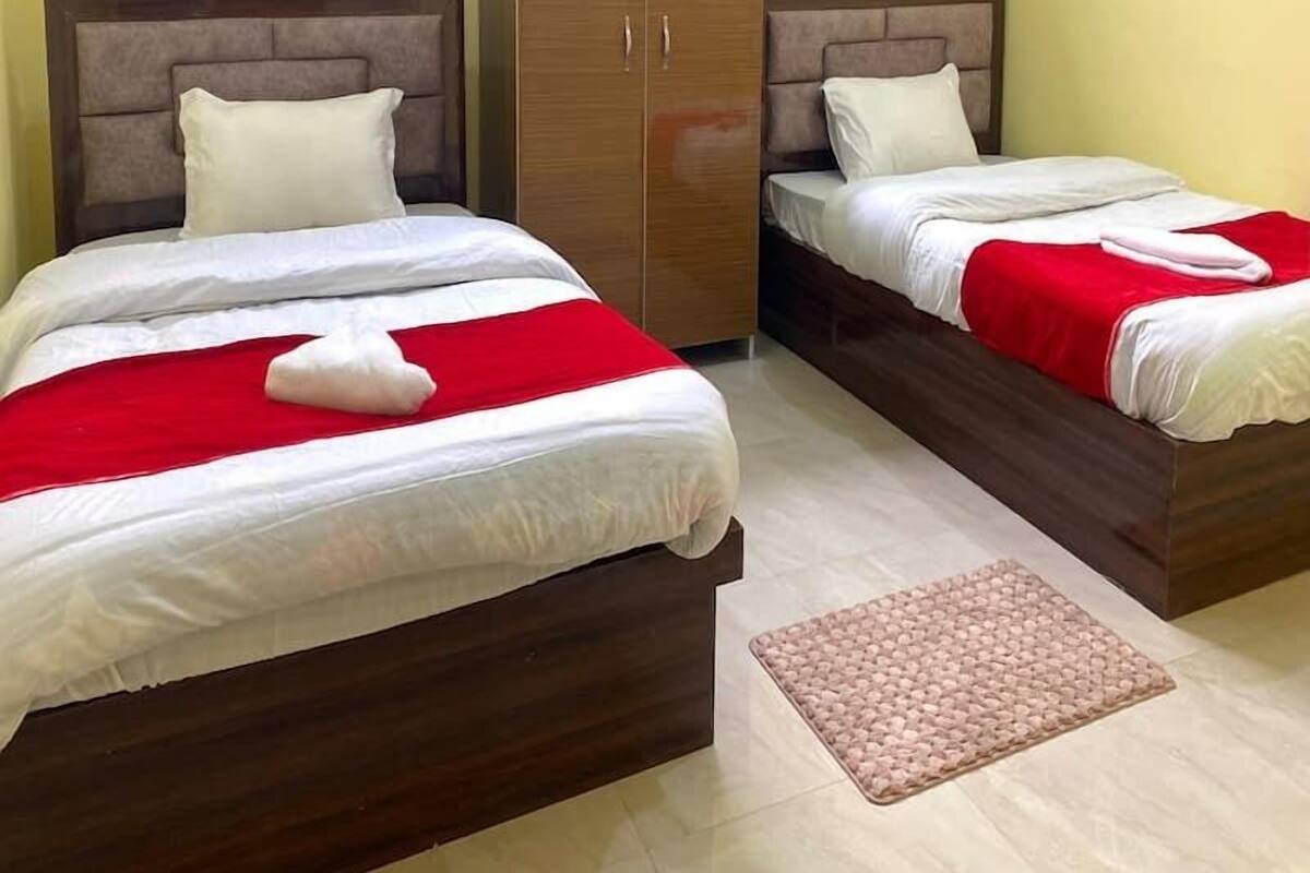 Phòng đôi hoặc 2 giường đơn tiện nghi đơn giản, quang cảnh sông | Bàn, khu vực làm việc phù hợp cho laptop, phòng cách âm 