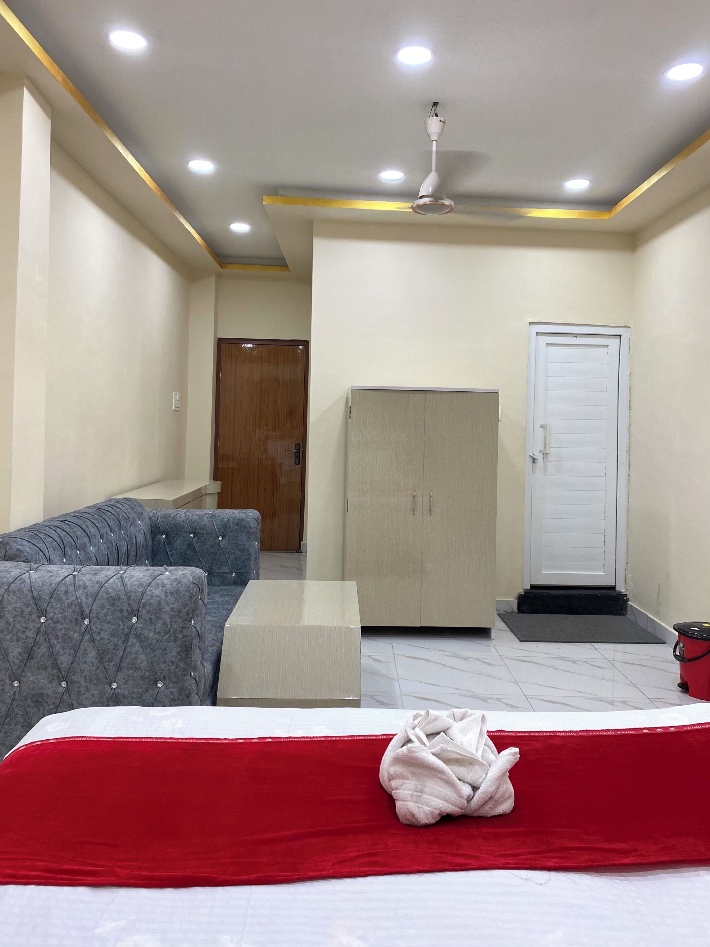 Studio Suite, 1 King Bed | Desk, laptop workspace, soundproofing, free WiFi
