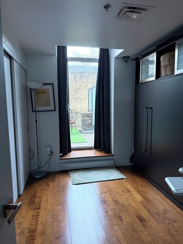 2BR Condo in castle next to Jarry park & Marché Jean-Talon, gym, sauna, rooftop