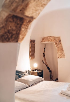 Iron/ironing board, free WiFi, bed sheets, wheelchair access