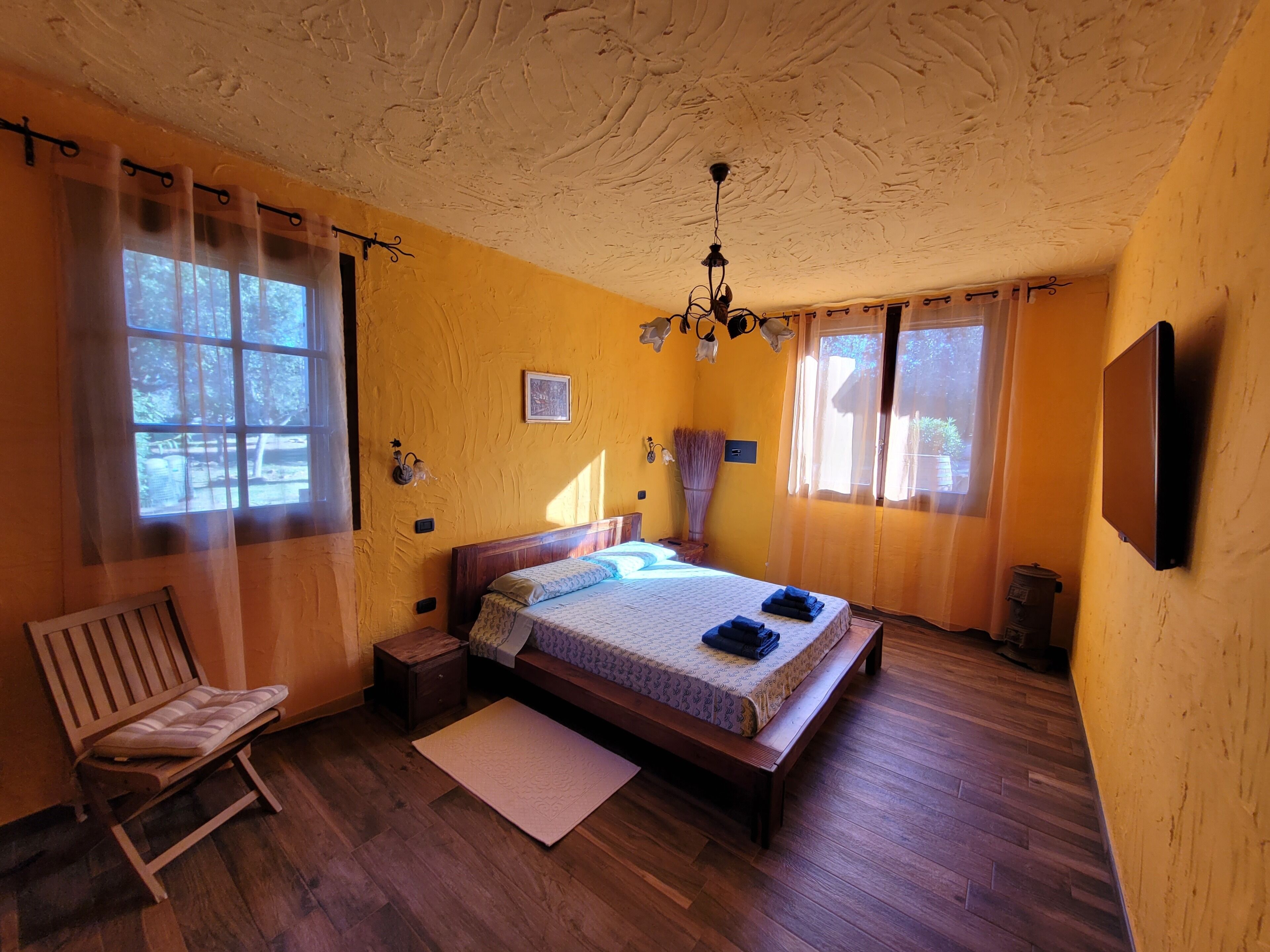 2 slaapkamers, een strijkplank/strijkijzer, gratis wifi, beddengoed
