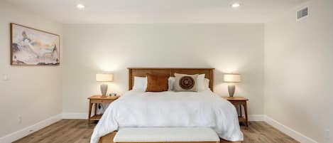 5 bedrooms, WiFi, bed sheets
