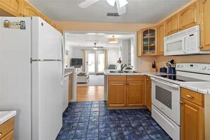 Fridge, microwave, oven, stovetop - Steps to Beach - Prime Location Beach Bungalow – Beach Gear (Holmes Beach)
