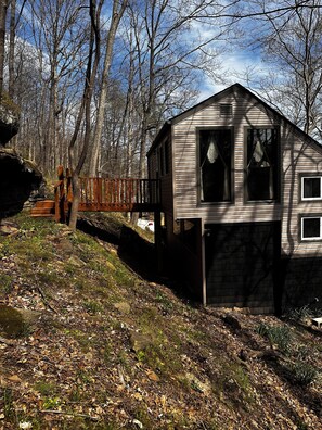 Exterior - Cozy Bluff Retreat by Giant City & Makanda Boardwalk. 9 miles to SIU. (Makanda)
