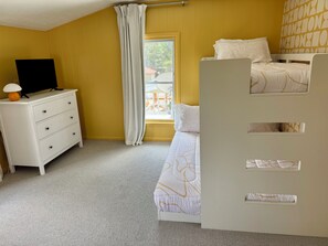 5 bedrooms, Internet, bed sheets - The Ellison of Louisville (Louisville)