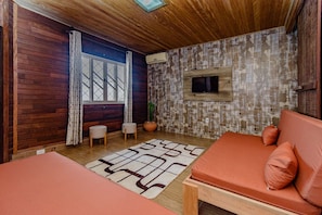 Living area - Casa para 12 em Itajaí | Piscina e Churrasqueira (Itajaí)