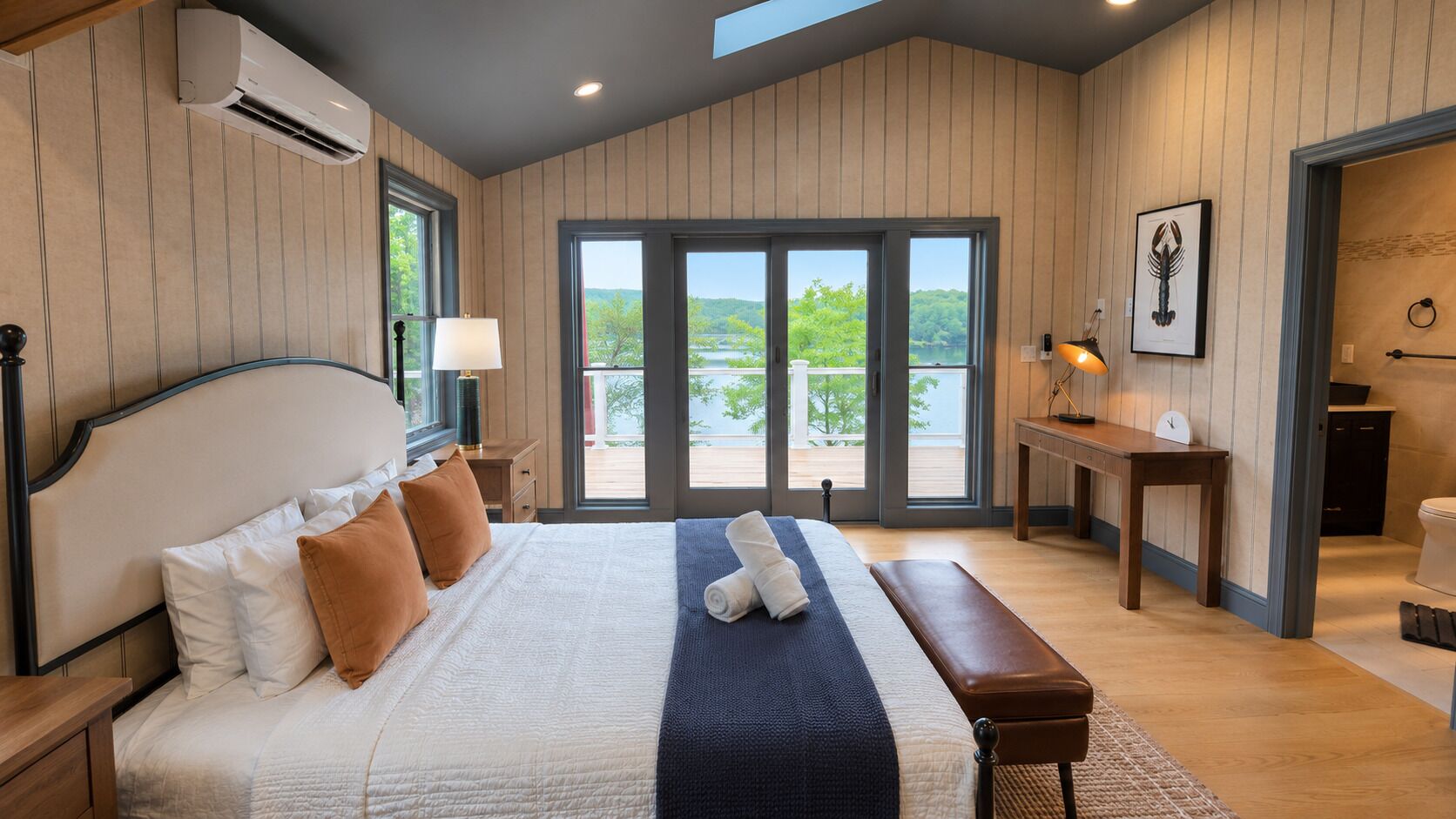 4 bedrooms, iron/ironing board, WiFi, bed sheets