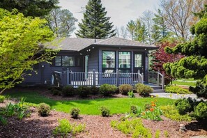 Exterior - Garden House at Evergreen Resort in Wasaga Beach (Wasaga Beach)